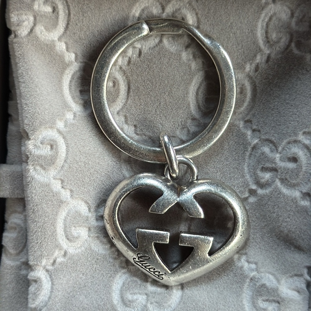 Gucci Silver Interlocking Heart Keyring - image 2